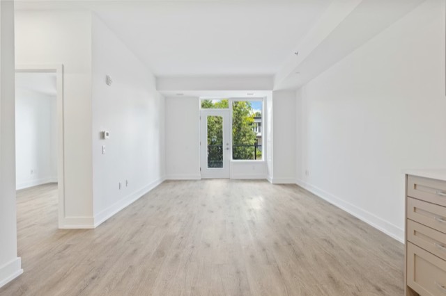 Greenpoint Sunny Alcove Room